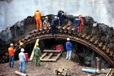 潞城隧道钢花管支护案例